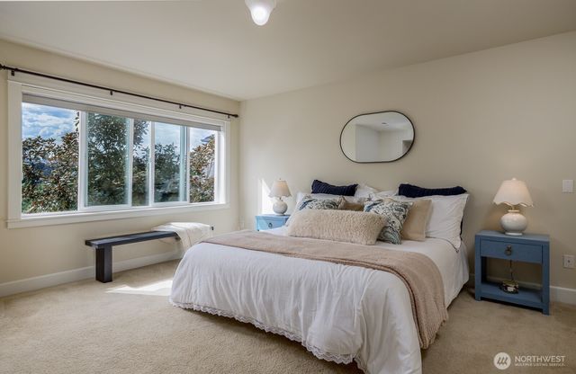 3030 31st Avenue W, Seattle, WA 98199
