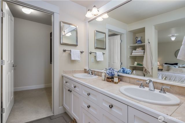 3030 31st Avenue W, Seattle, WA 98199