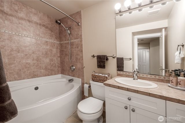 3030 31st Avenue W, Seattle, WA 98199