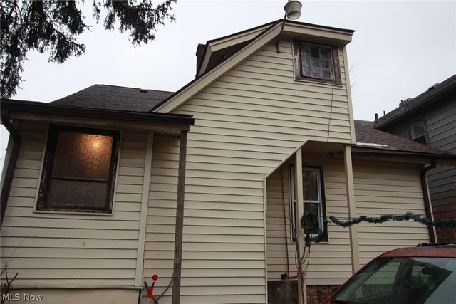 56 N Osborn, Youngstown, OH 44509