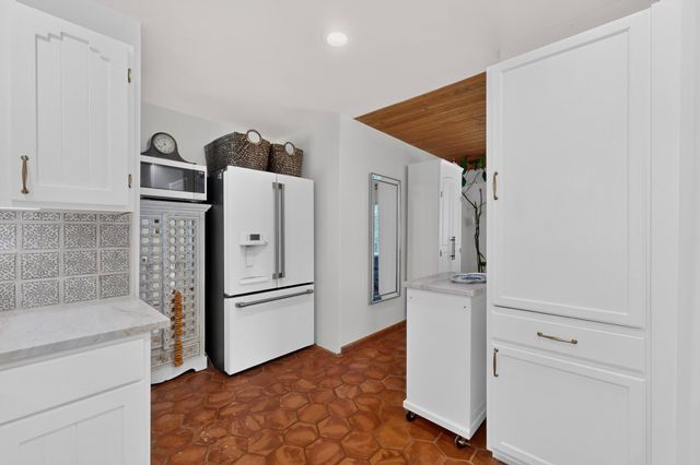 20 Moya Loop, Santa Fe, NM 87507