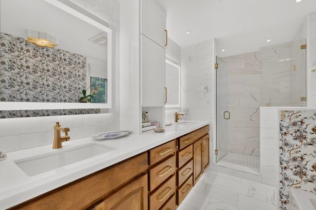 20 Moya Loop, Santa Fe, NM 87507