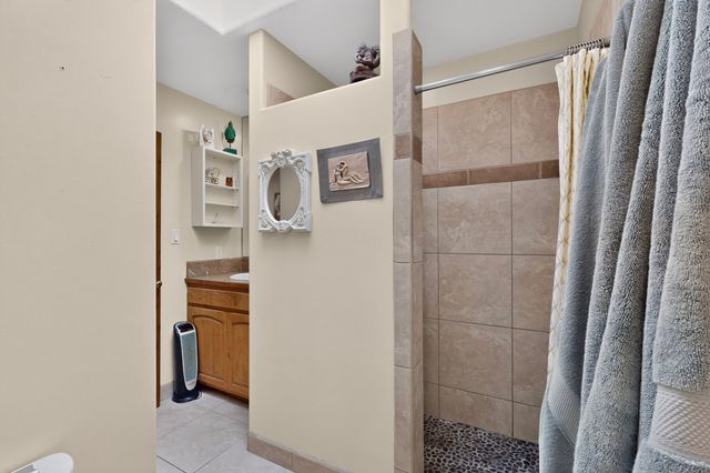 20 Moya Loop, Santa Fe, NM 87507