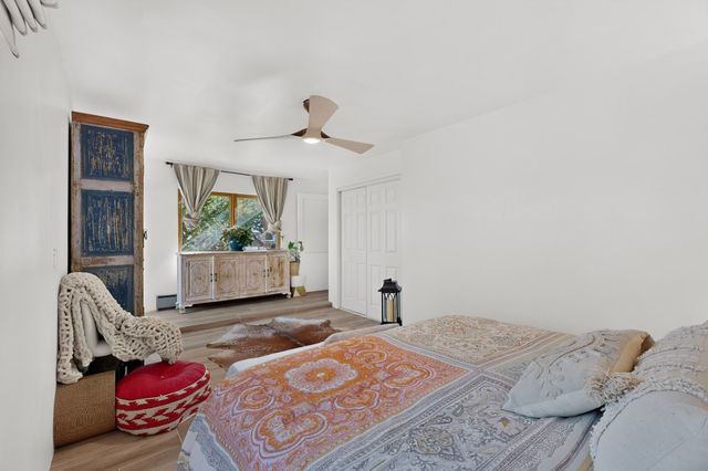 20 Moya Loop, Santa Fe, NM 87507