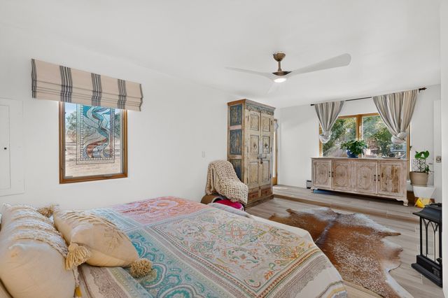 20 Moya Loop, Santa Fe, NM 87507