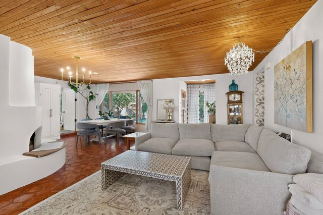 20 Moya Loop, Santa Fe, NM 87507