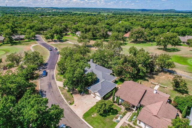 331 Olympia Fields ST, Meadowlakes, TX 78654