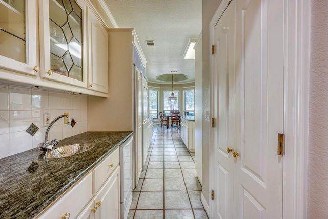 331 Olympia Fields ST, Meadowlakes, TX 78654