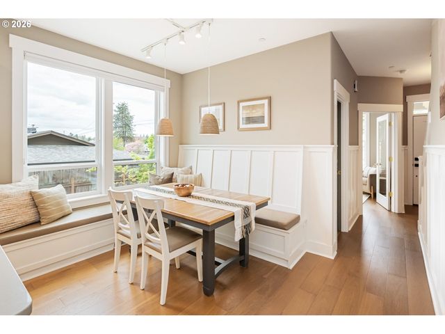 518 JERSEY St, Silverton, OR 97381