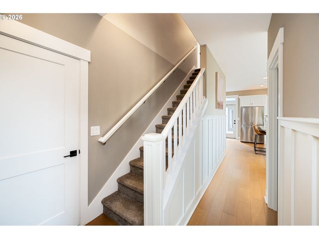 518 JERSEY St, Silverton, OR 97381