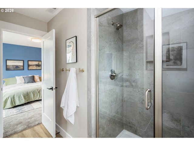 518 JERSEY St, Silverton, OR 97381