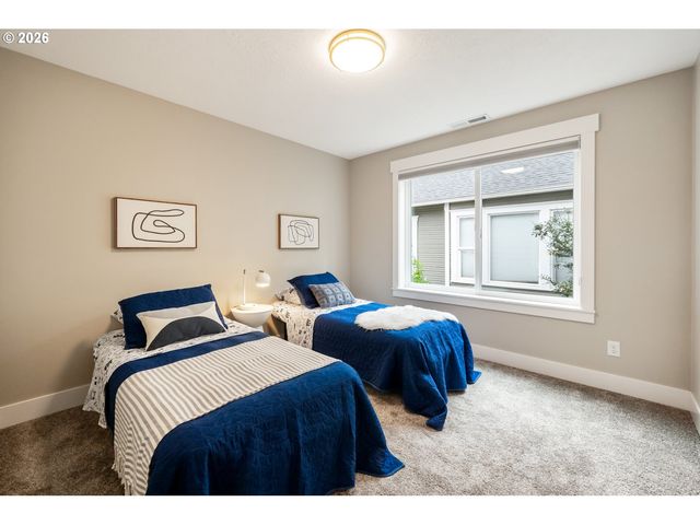 518 JERSEY St, Silverton, OR 97381