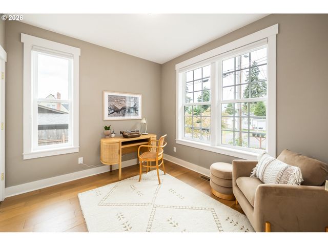 518 JERSEY St, Silverton, OR 97381