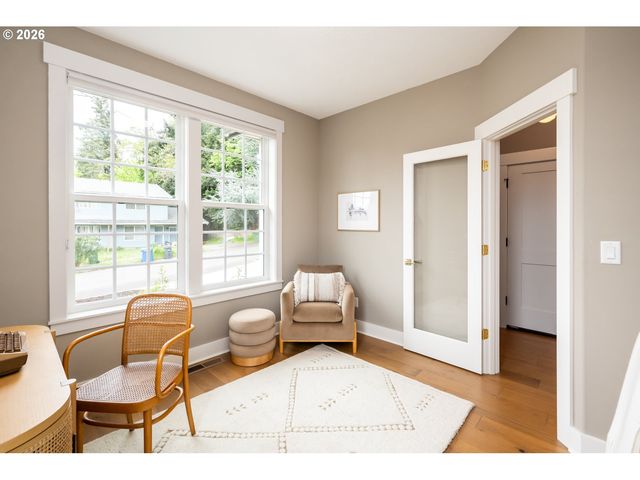 518 JERSEY St, Silverton, OR 97381