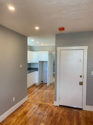 8 Beethoven Street 3L, Boston, MA 02119