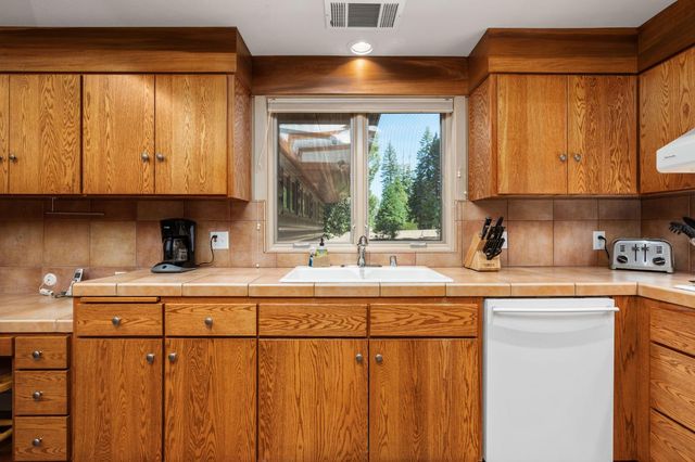 42478 Pinnacle Lane, Shaver Lake, CA 93664