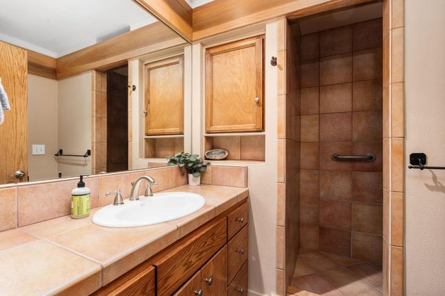 42478 Pinnacle Lane, Shaver Lake, CA 93664