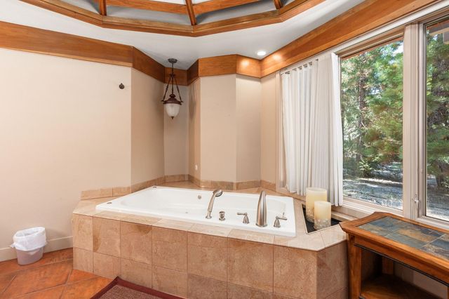 42478 Pinnacle Lane, Shaver Lake, CA 93664