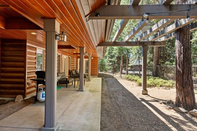 42478 Pinnacle Lane, Shaver Lake, CA 93664