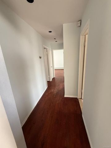 51 Manor Road, Valley Stream, NY 11580