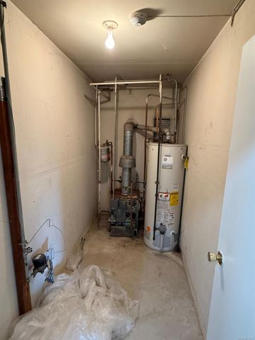 51 Manor Road, Valley Stream, NY 11580