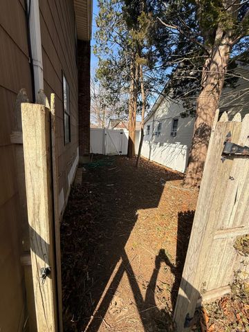 51 Manor Road, Valley Stream, NY 11580