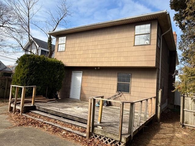 51 Manor Road, Valley Stream, NY 11580