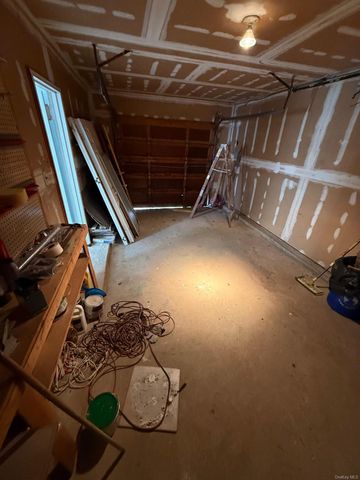 51 Manor Road, Valley Stream, NY 11580