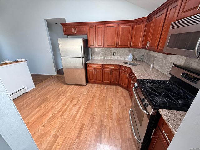 51 Manor Road, Valley Stream, NY 11580