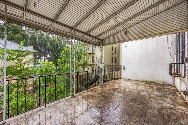 8118 7th Avenue, Brooklyn, NY 11228