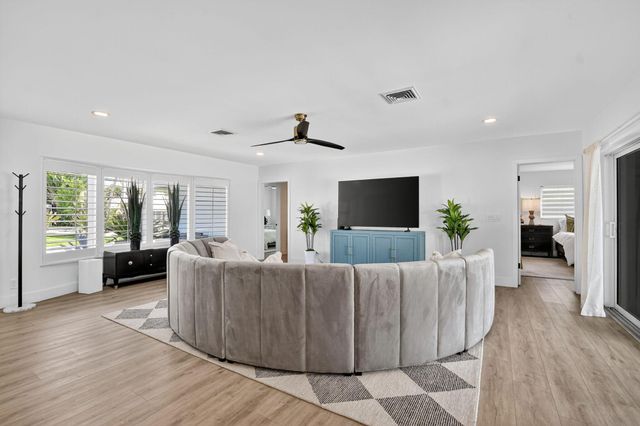 891 SW Hickory Terrace, Boca Raton, FL 33486