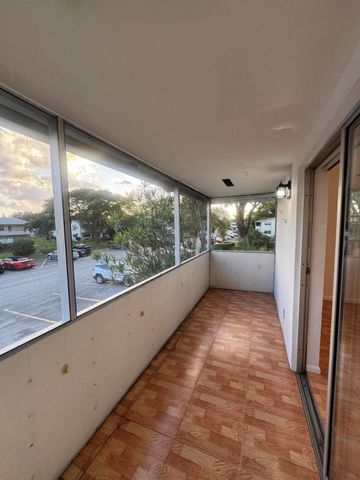 346 Windsor O, West Palm Beach, FL 33417