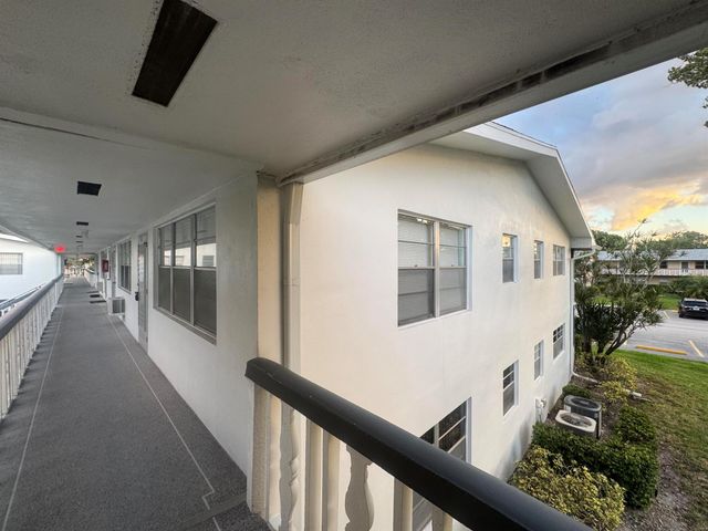 346 Windsor O, West Palm Beach, FL 33417