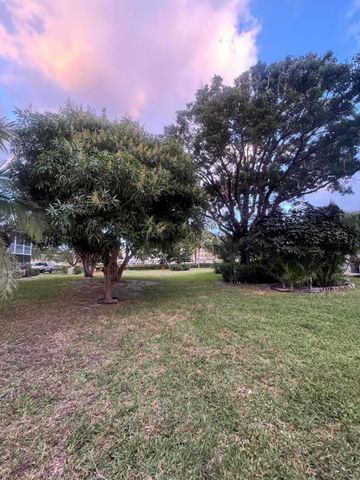 346 Windsor O, West Palm Beach, FL 33417