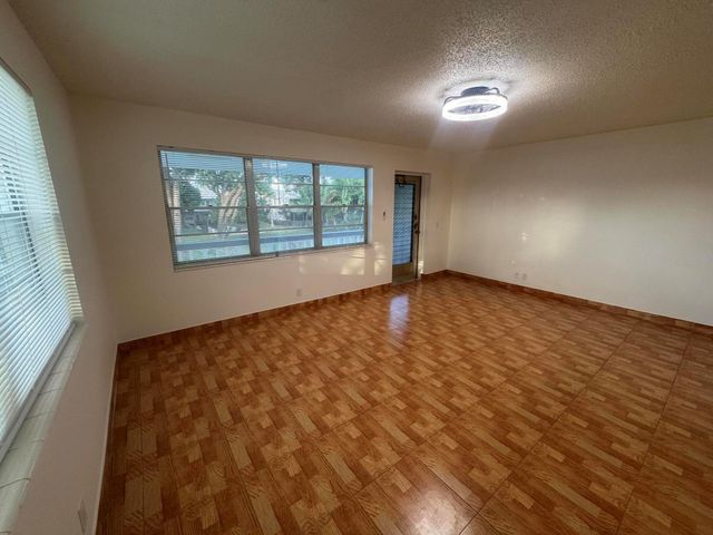 346 Windsor O, West Palm Beach, FL 33417