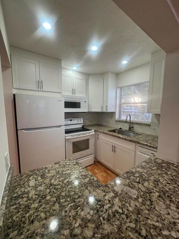 346 Windsor O, West Palm Beach, FL 33417