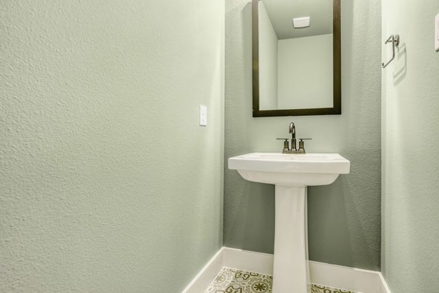 613 Damsel June Street, Lewisville, TX 75056