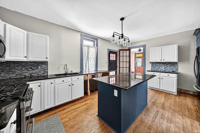 1164 Lincoln Way, South Bend, IN 46601