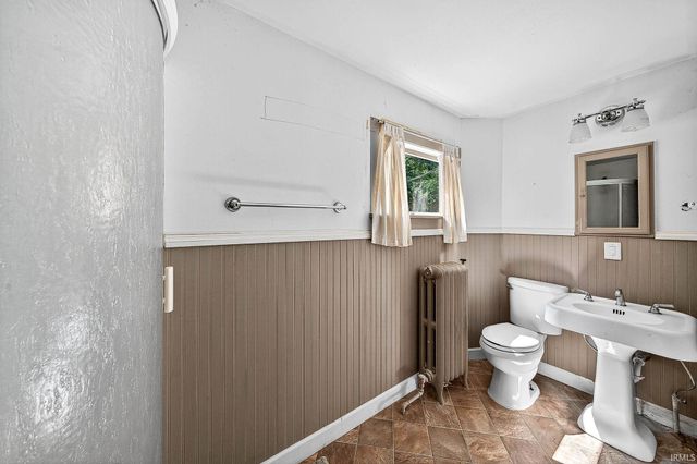 1164 Lincoln Way, South Bend, IN 46601