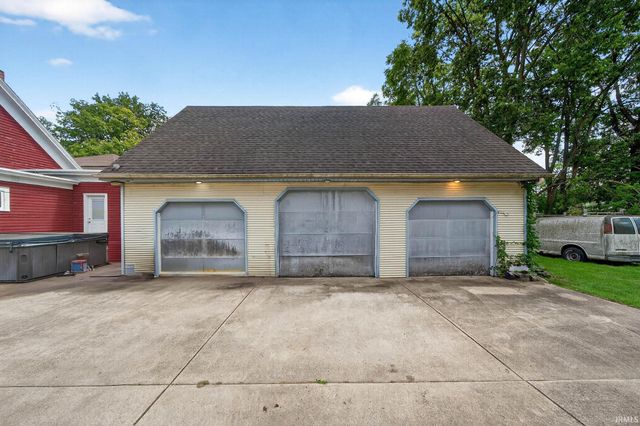 1164 Lincoln Way, South Bend, IN 46601