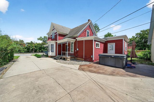 1164 Lincoln Way, South Bend, IN 46601