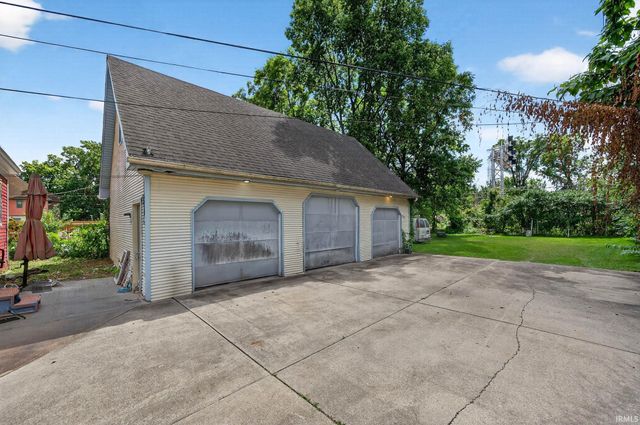 1164 Lincoln Way, South Bend, IN 46601