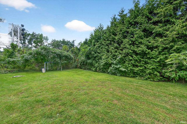 1164 Lincoln Way, South Bend, IN 46601