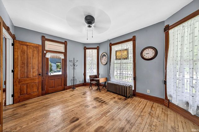 1164 Lincoln Way, South Bend, IN 46601