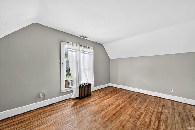 1164 Lincoln Way, South Bend, IN 46601