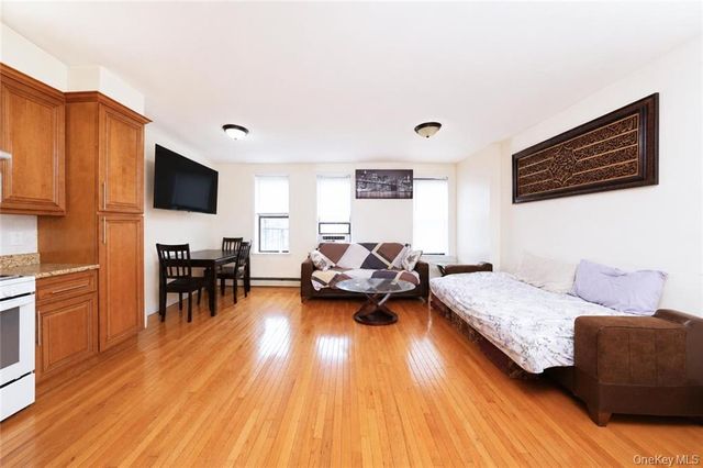 10 Bay Ridge Avenue, Brooklyn, NY 11220