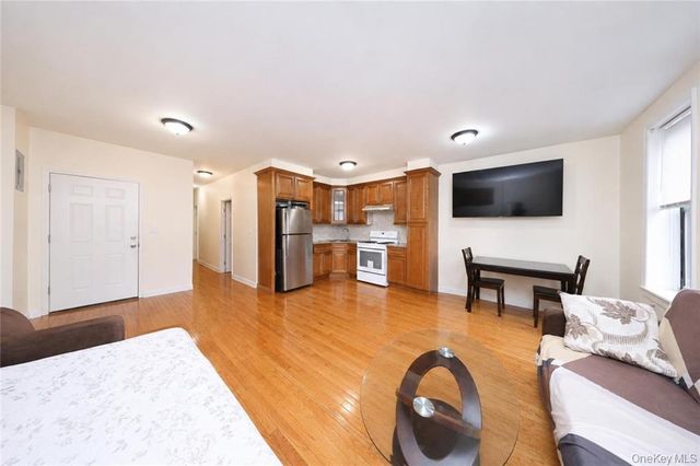 10 Bay Ridge Avenue, Brooklyn, NY 11220