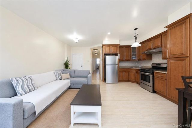 10 Bay Ridge Avenue, Brooklyn, NY 11220