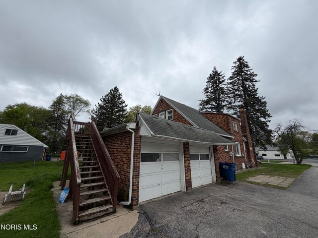 4705 W Bancroft Street, Toledo, OH 43615