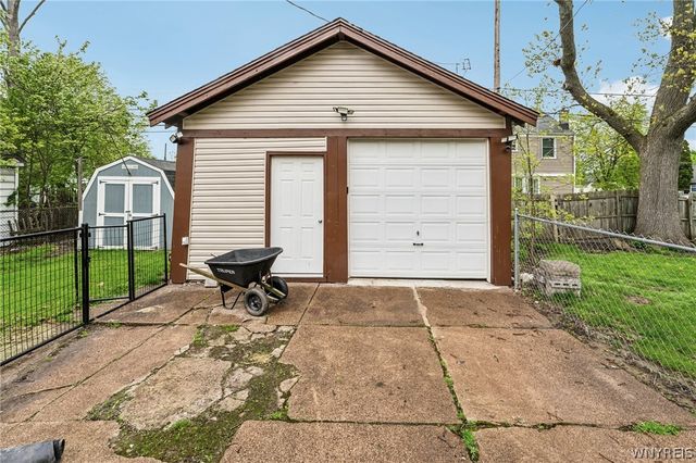52 Commodore Avenue, Tonawanda, NY 14150
